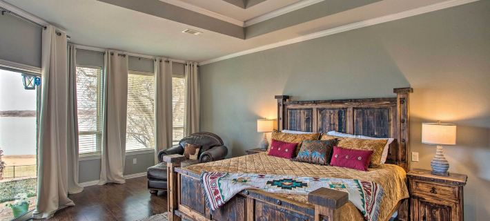Poolside Fun! Private Lakefront Little Elm Escape Hotels in Denton County