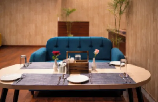 MAYA'S MANOR - A Luxury Lake View Boutique Hotel