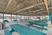 Inviting Pocono Mtn Retreat < 7 Mi to Slopes! - Country Houses