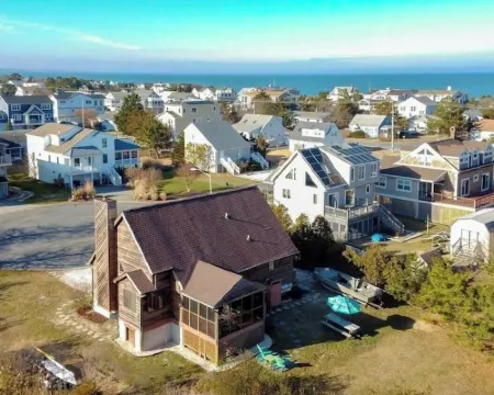 Lewes Beach Retreat 2 Minute Walk to Bay! Hoteles en Lewes