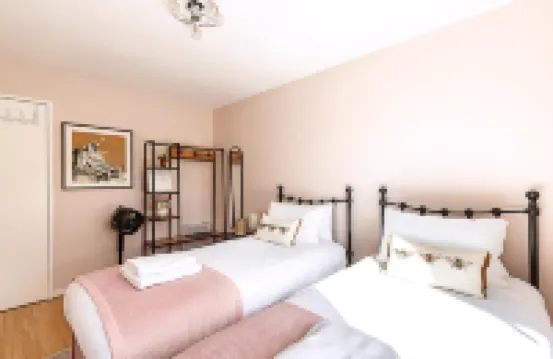 Quiet and Cosy 2-bed in Wimbledon