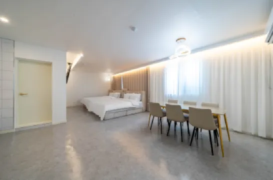 Daejeon Yucheon Art (Art) Hotels near Daejeon O World