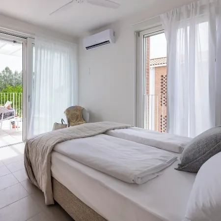 Pareus Beach Resort