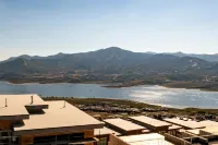 Summer Perfect at the Lake Expansive Views Large Patio Private Hot Tub Swimming Beach Hiking Biking - Виллы