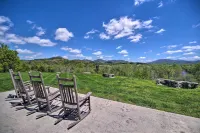 Chic Townsend Condo w/ Saltwater Pool!