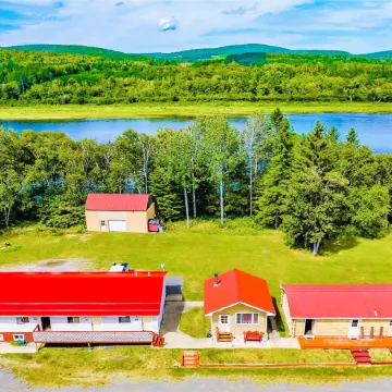 Love Hotels St John River by OYO at Fort Kent ME