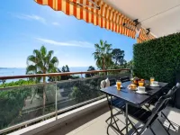 Apartment in Golfe-Juan with Sea Views