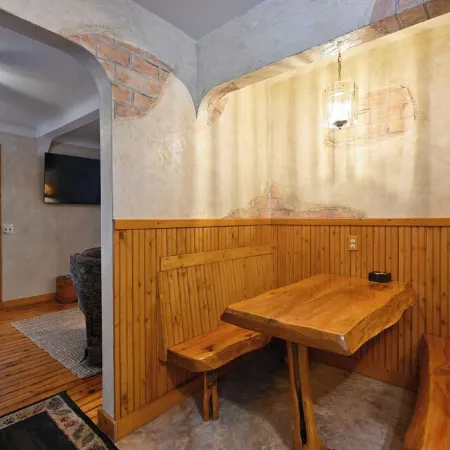 Brookside: Cozy Cabin Retreat, Fireplace + Atv/Snowmobile Access + Pets ok