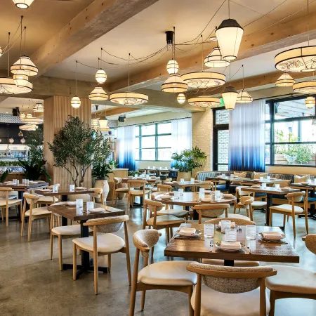 The Shay, A Destination by Hyatt Hotel Отели рядом с достопримечательностью «Студия "Сони Пикчерс"»