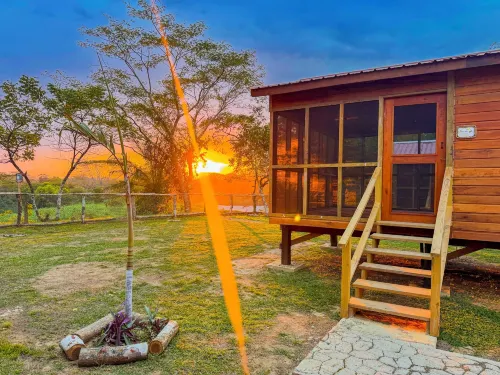Carmelita River Cabins - Homestay