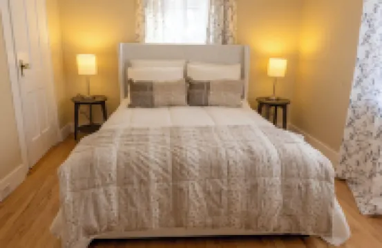 Ann Inn - Downtown New Milford Apartment