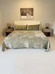 2BR 2.5 Downtown Oasis Full Kitchen, Pet Friendly, Close to Silos Food Hall