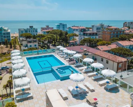 ホテル コロンボ イェーゾロのホテル