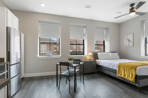 拜沃特套房酒店