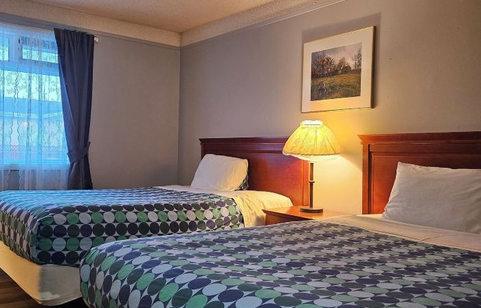 Moosomin Country Squire Inn