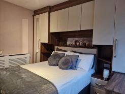 3 bed house, sleeps 5, near airport and town, outside parking free