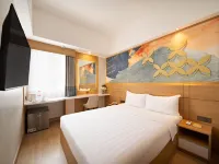Metland Hotel Bekasi Hotels near Cibeureum Lake