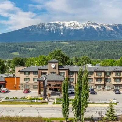 Prestige Golden Hotel Hotels near Kicking Horse Mountain Resort