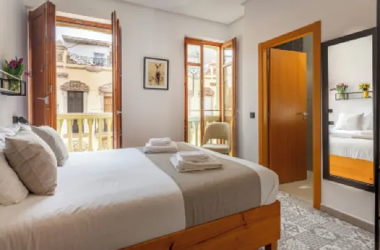 扎拉莫拉民宿 鄰近瓦倫西亞北站的酒店