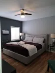 Amazing 3 bedrooms with 3  bedroom apt in the center of Beverly Hills - Condos