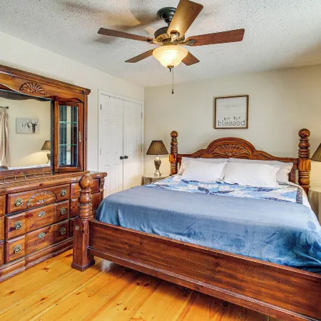 2 Mi to Dtwn Ellijay! Outdoorsy Escape w/ Hot Tub