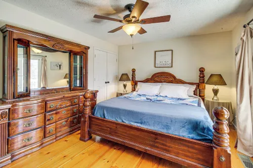 2 Mi to Dtwn Ellijay! Outdoorsy Escape w/ Hot Tub - Wifi