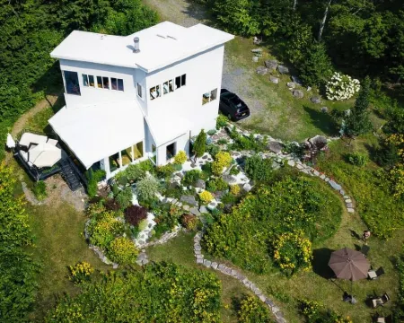 Architect-Designed Modern Home Near Hunter Mountain Hotels in Hunter