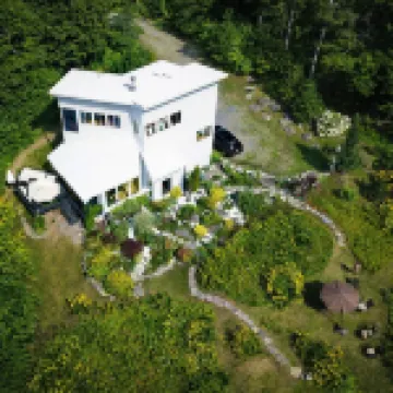 Architect-Designed Modern Home Near Hunter Mountain