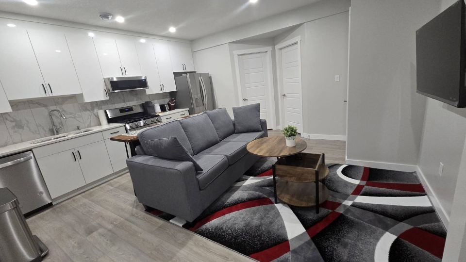 Elegant Private Suite in Edmonton North