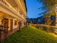 บีโฮลเดน สเตย์ แอนด์ คาเฟ่ - วิวภูเขา บูทีคสเตย์ ใน โอลด์ มานาลี โรงแรมในมานาลี