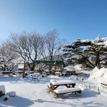 Wonju Jujusanbang Отели рядом с достопримечательностью «Загородный клуб Park Valley»