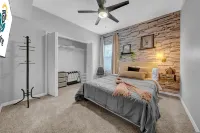 Modern 2Br Pool, Gym Pet-Friendly #12 - Homestays
