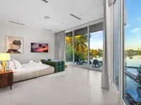 Villa Juani Waterfront Luxury Property Hotels in Ojus