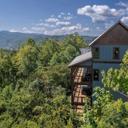 New Lux 4 King Suites | GameRm | Hot Tub | Views