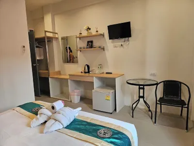 PL Residence Hotel Patamnak Soi 3 Hôtels à proximité de : Temple du Grand Bouddha
