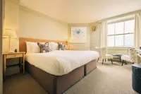 The Godolphin Hotel - parking