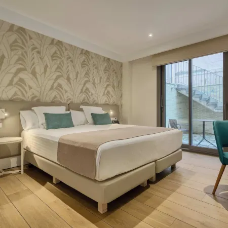 Hotel Ybarra Sevilla Отели рядом с достопримечательностью «Дом-музей Мурильо»