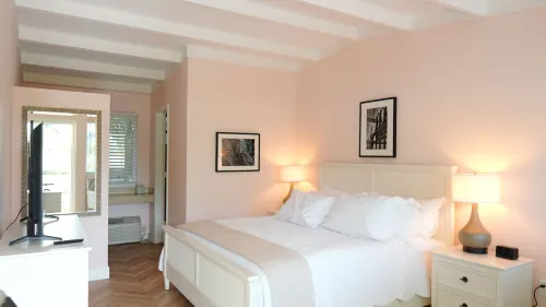 The Palm Rose - 2-Star