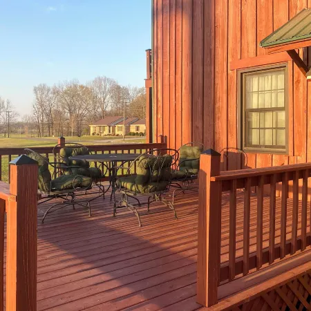 Steps to Shore: Group Getaway on Kentucky Lake!