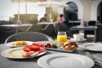 Petit Hotel Hostatgeria Sant Salvador - breakfast