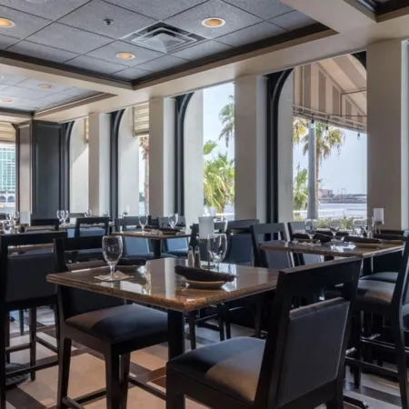 DoubleTree by Hilton Jacksonville Riverfront
