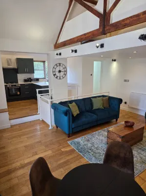 Boutique Dairy Conversion Near Ilford Station - Bungalows