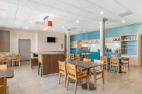 Country Inn & Suites by Radisson, Metairie (New Orleans), La - Parking
