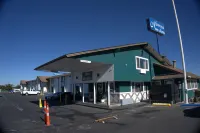 Nampa Inn & Suites
