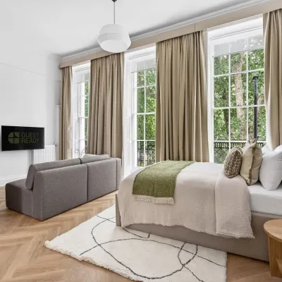 Comfortable Double Room in WC1 Отели рядом с достопримечательностью «Конференц-центр BMA House»