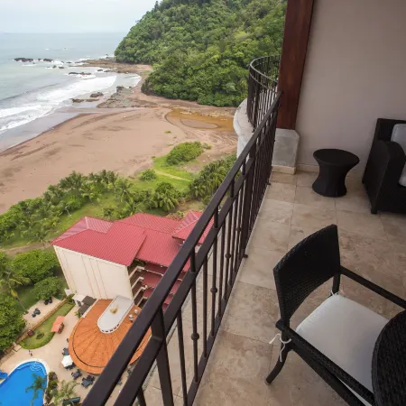 Spectacular 3 Bedroom Penthouse at Croc's Resort & Casino