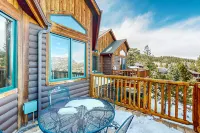Two BR Condo w/ Brand NEW HOT TUB and Great Views! - 4 stjerner