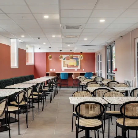 Montempô Appart'hôtel Lille Gares Отели рядом с достопримечательностью «Цеха компании Fives-Lille»