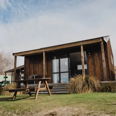 Lakes Edge Holiday Park Hotels near Chameleon Stargazing Booking Office