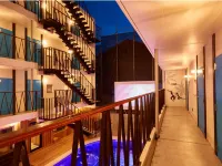 8Hotel Chigasaki - Pools